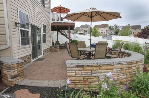 1954 Canyon Creek Rd, Gilbertsville PA  19525-7003 exterior