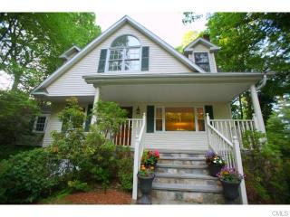 295 Wildwood Rd, Stamford, CT 06903-2009