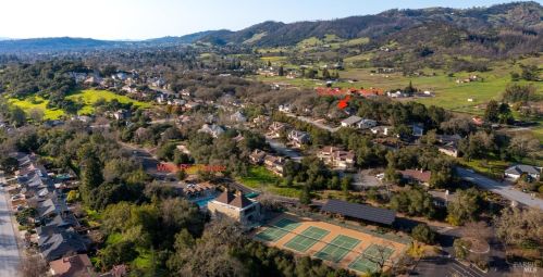 6455 Meadowridge Dr, Santa Rosa CA  95409-5848 exterior