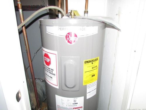 132 Turnbull Rd, New Hartford CT  06057-4136 exterior