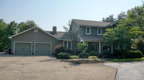 715 Richey Rd, Zanesville, OH 43701-1141