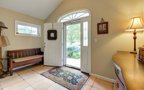 15 Gardiner Pl, Huntington Station, NY 11746-2710