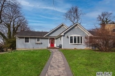46 Washington Ave, Muttontown, NY 11545-1543