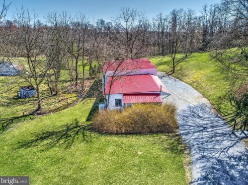 210 Hoernerstown Rd, Hummelstown PA  17036-9503 exterior