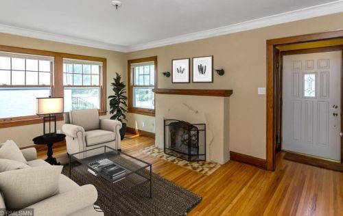 898 Howell St, Saint Paul, MN 55104-1028