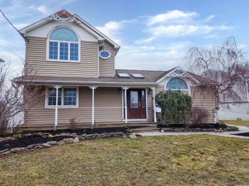 197 Lido Promenade, North Lindenhurst, NY 11757-6706