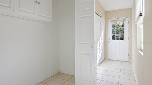 6026 17 Ave, Saint Petersburg FL  33707-3203 exterior