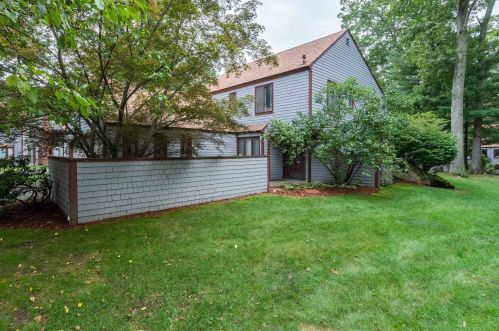 3 Pitford Way, Nashua NH  03063-1503 exterior