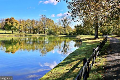 59 Brighton Pl, Charles Town WV  25414-2584 exterior