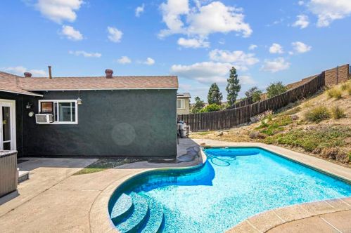 13268 Laurel St, Lakeside CA  92040-3326 exterior