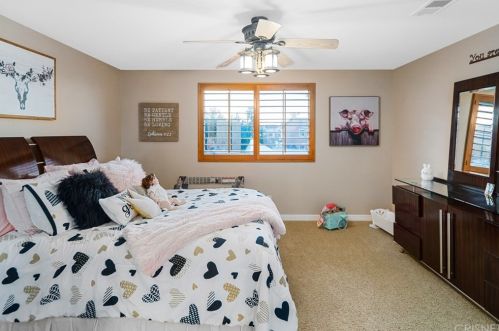 42240 Ridge View Dr, Lancaster CA 93536-7382 exterior