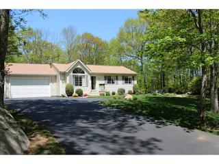 650 Whaley Hollow Rd, Coventry, RI 02816-4628