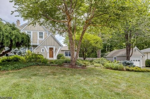 877 Westfield Rd, Scotch Plains, NJ 07076-2155