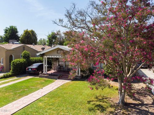 2815 Park Way, Bakersfield, CA 93304-1022