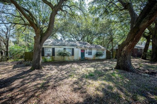 727 Mccants Dr, Mount Pleasant, SC 29464-4849