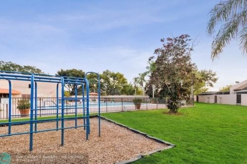 1107 124th Ave, Hollywood FL  33026-4321 exterior