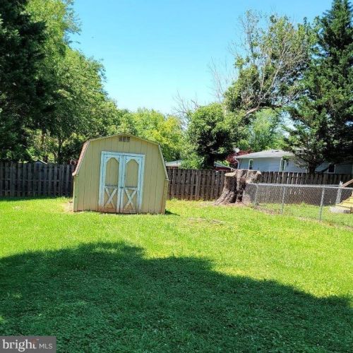 104 Iris Way, Charles Town WV  25414-9437 exterior