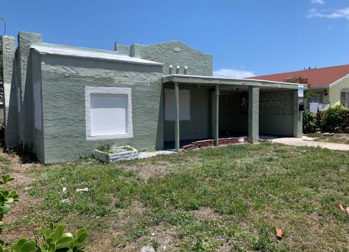 427 Macy St, West Palm Beach, FL 33405-4422