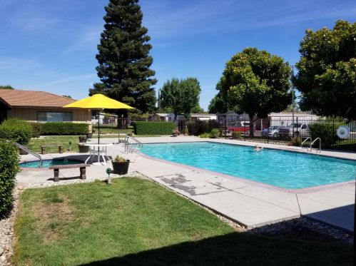 39 Clipper Ln, Modesto CA  95356-1711 exterior