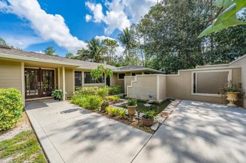 6070 Standing Oaks Ln, Naples, FL 34119-1230