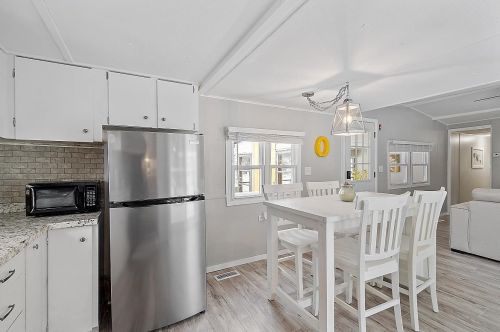 20 Lee Ann St, Nashua NH  03062-3572 exterior