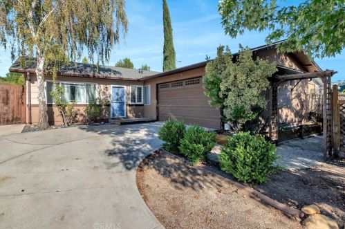 1211 Dorothy St, Lake Nacimiento, CA 93446-3007