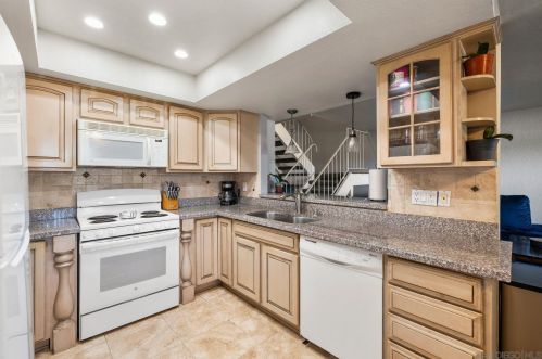 704 Silver Dr, Vista CA  92083-4243 exterior