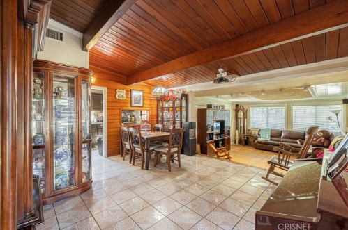 7913 Clearfield Ave, Van Nuys, CA 91402-6107