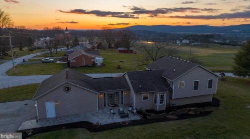 5701 Colonial Valley Rd, Spring Grove, PA 17362-8104