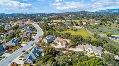 245 Plancha Way, Pismo Beach CA  93420-4611 exterior