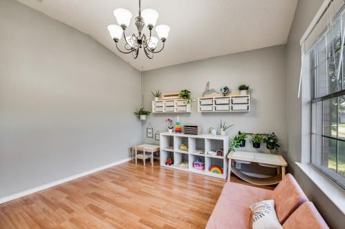 1013 Greenbend Dr, Denton TX  76210-8677 exterior