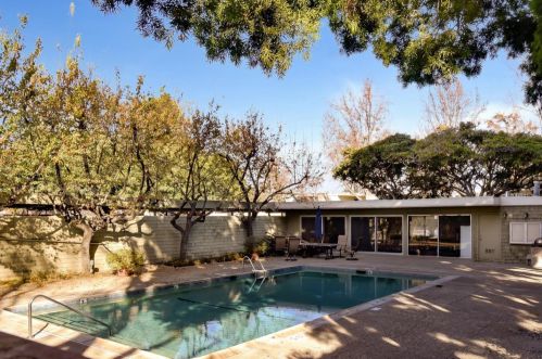 280 Easy St, Mountain View CA  94043-3764 exterior