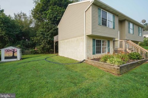 122 Hamilton Ave, Parkesburg, PA 19365-1155