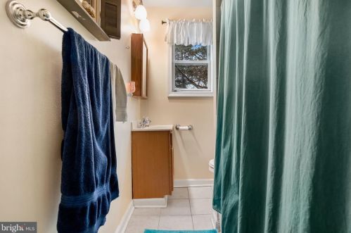 1 Atlantic Ave, Camden NJ  08106-1469 exterior