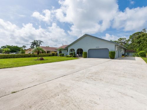 5272 Lake Blvd, Delray Beach, FL 33484-4270