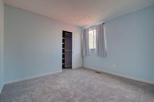 1733 Greatwood Dr, Florence KY  41042-8121 exterior