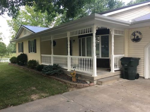 2940 Country Acres Dr, Danville, IA 52623-8908