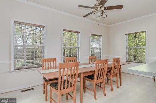 26 Colonel Miles Ct, Harpers Ferry WV  25425-3109 exterior