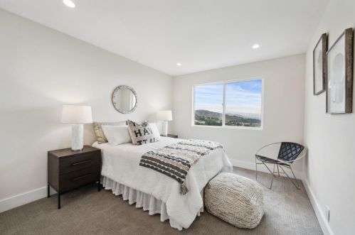 162 Beachview Ave, Pacifica CA  94044-1512 exterior