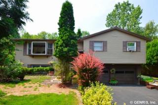 1401 Willowdale Dr, Macedon, NY 14502-9105
