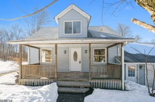 1653 Macopin Rd, West Milford Lakes, NJ 07480-1803