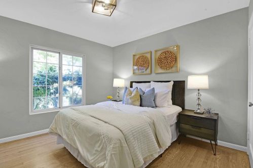 1725 Hampton Ave, Redwood City CA  94061-2608 exterior