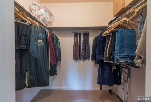 31 Erskine Ct, Mahwah NJ  07430-2014 exterior