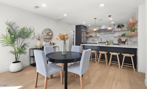 12432 La Maida St, North Hollywood CA  91607-3507 exterior