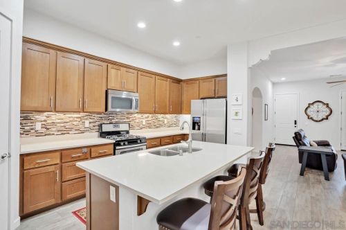 52090 Avenida Mendoza, La Quinta CA  92253-3296 exterior