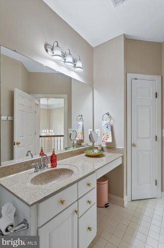 16640 Radcliffe Ln, Woodbridge VA  22191-4437 exterior