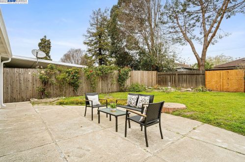 15762 Via Colusa, San Lorenzo, CA 94580-1506