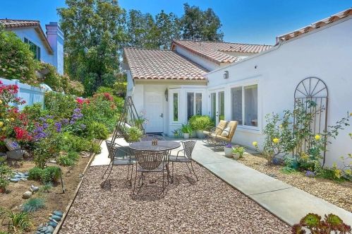 5027 Alicante Way, Oceanside, CA 92056-5160