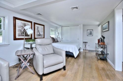 31 Larbert Rd, Southport CT  06890-1341 exterior