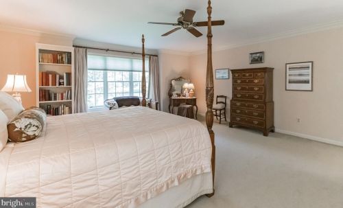 131 Knoxlyn Farm Dr, Kennett Sq PA  19348-2700 exterior